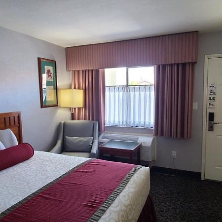 Dow Villa Motel Lone Pine Bagian luar foto