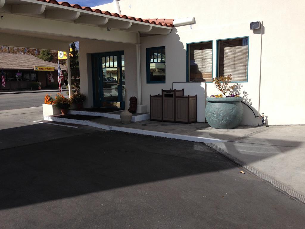Dow Villa Motel Lone Pine Bagian luar foto